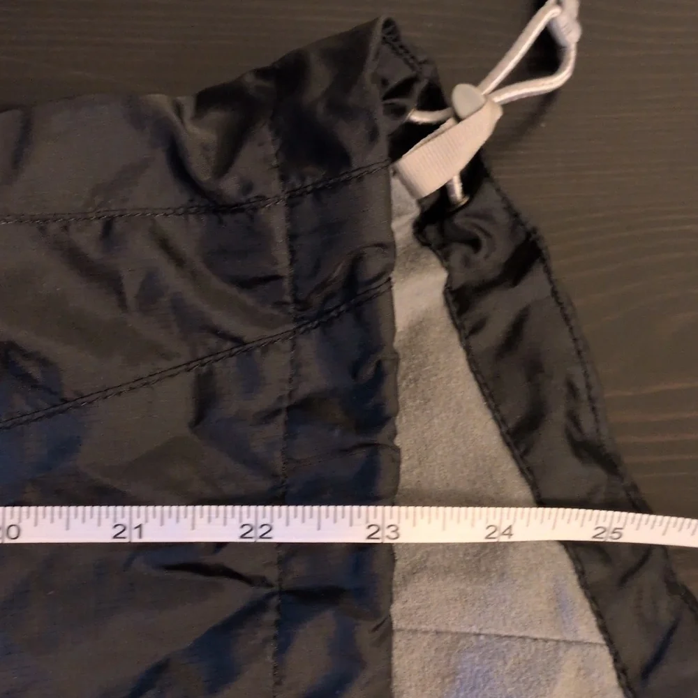 The North Face Packable Jacket In Black Women's  Size Medium Stow Pocket Pouch